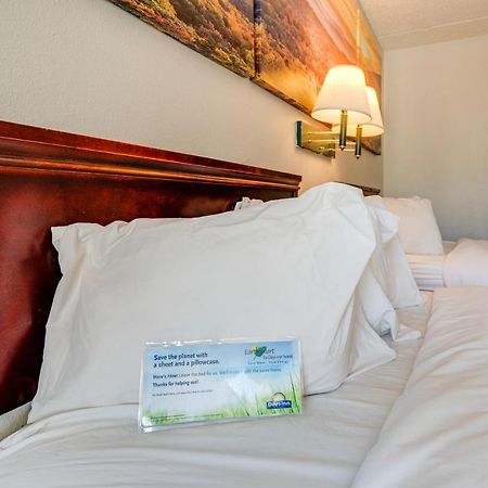 Days Inn By Wyndham Nashville Saint Thomas West Hospital Eksteriør bilde