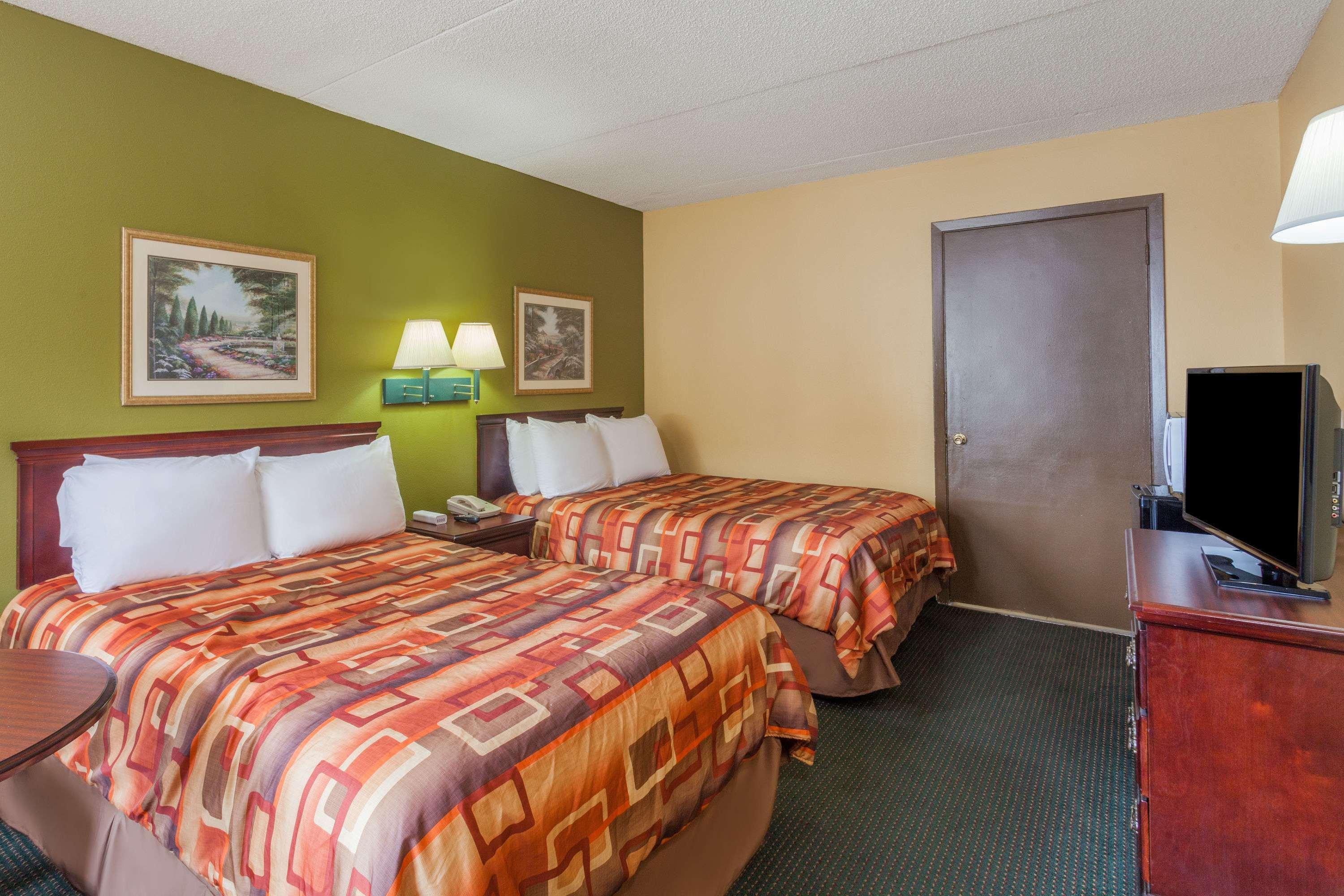 Days Inn By Wyndham Nashville Saint Thomas West Hospital Eksteriør bilde