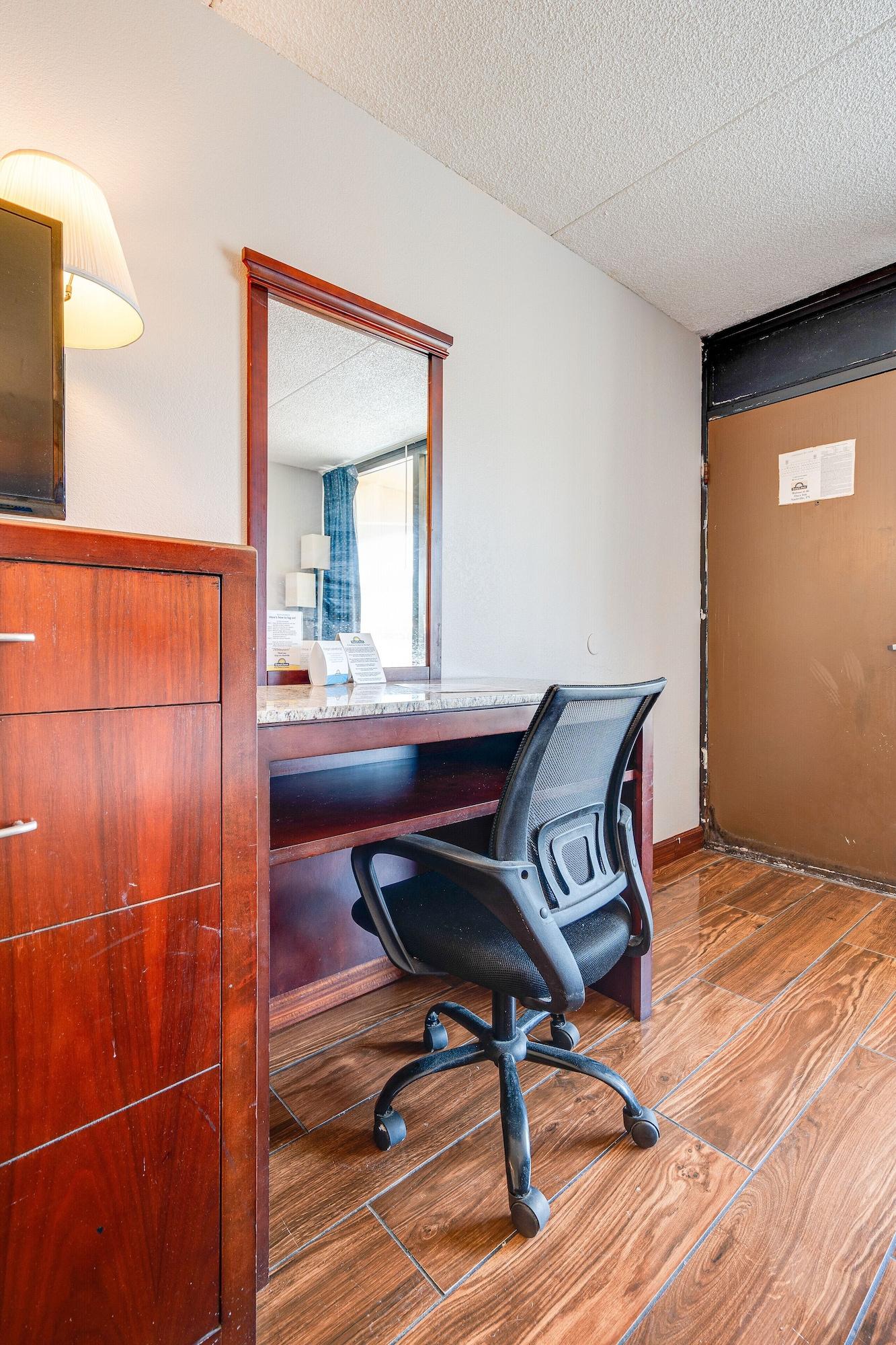 Days Inn By Wyndham Nashville Saint Thomas West Hospital Eksteriør bilde