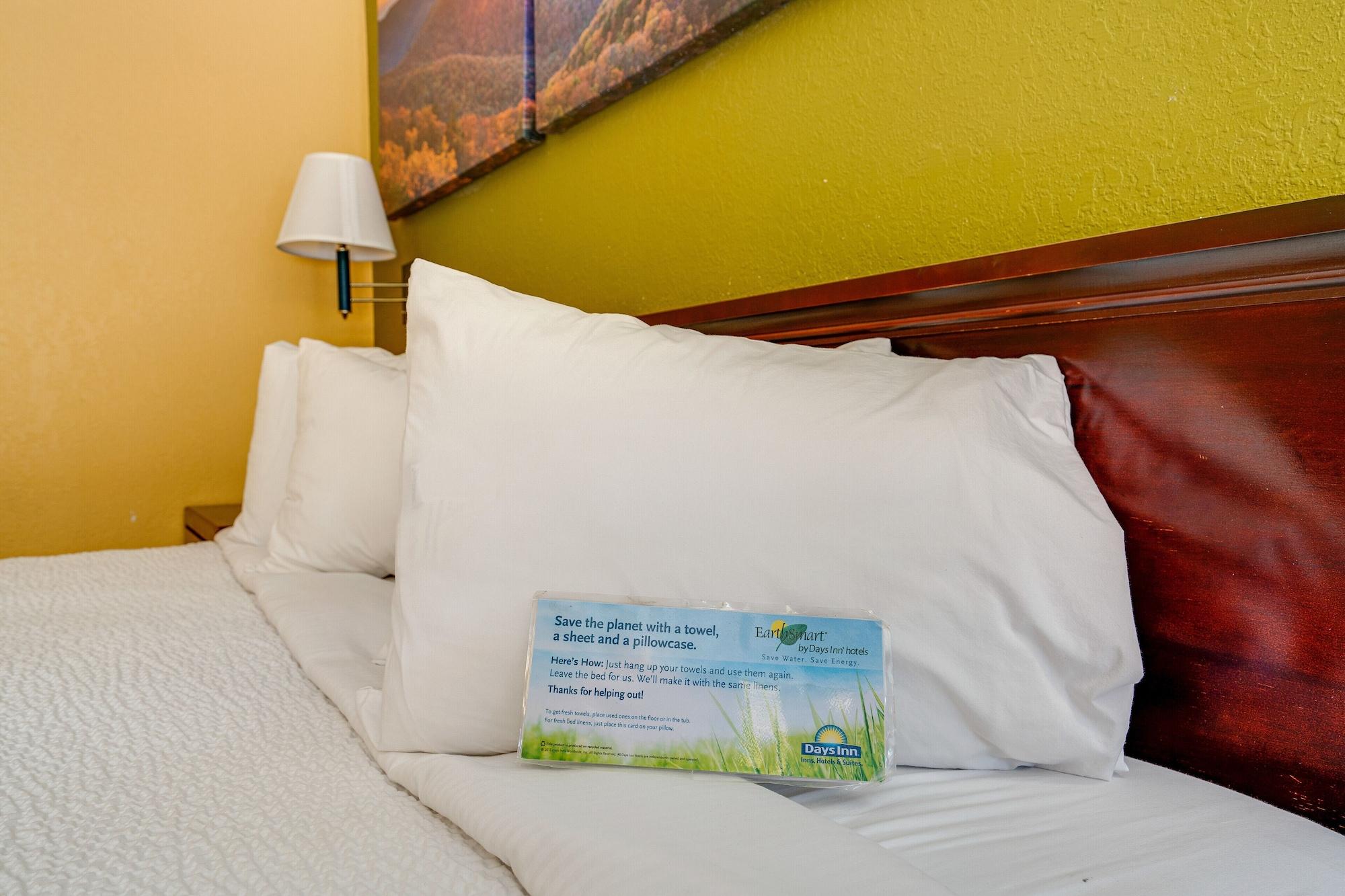 Days Inn By Wyndham Nashville Saint Thomas West Hospital Eksteriør bilde