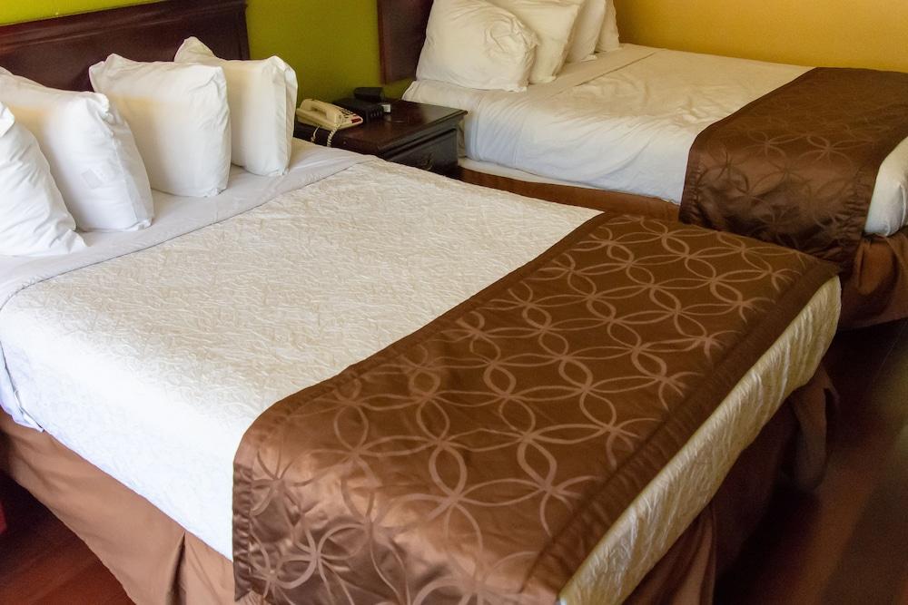 Days Inn By Wyndham Nashville Saint Thomas West Hospital Eksteriør bilde